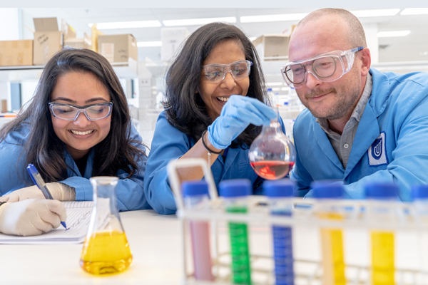 UniSA researchers working together in the laboratory